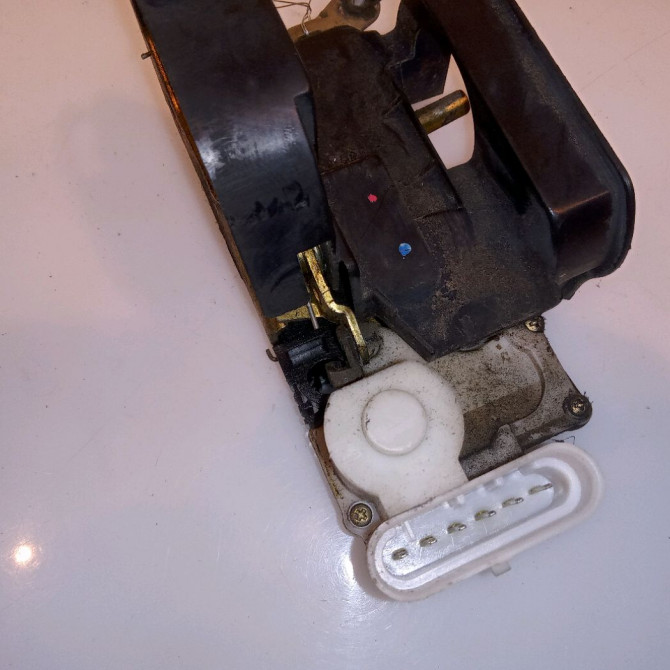 Serrure porte avg occasion FIAT PUNTO I Phase 1 11-1993->10-1999 1.1i 54ch 46759840 4