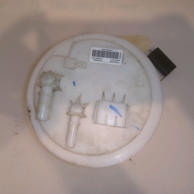 Jauge a carburant occasion RENAULT MEGANE III Phase 1 11-2008->01-2012 1.5 DCI 110ch 172020033R 3