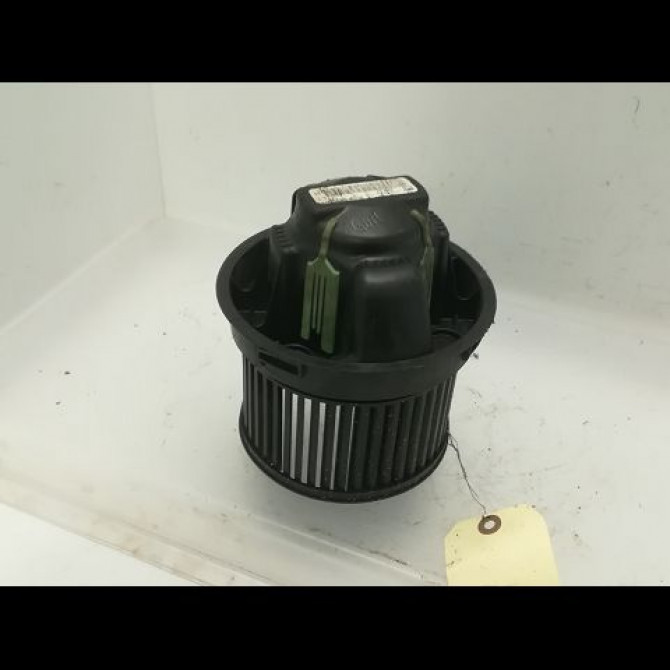 Ventilateur de chauffage occasion PEUGEOT 207 Phase 1 04-2006->06-2013 1.6 HDI 16v 90ch 6441V5 1