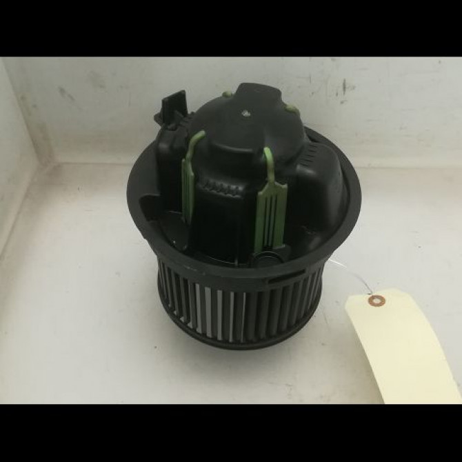 Ventilateur de chauffage occasion PEUGEOT 207 Phase 1 04-2006->06-2013 1.4 HDI 6441V5 1