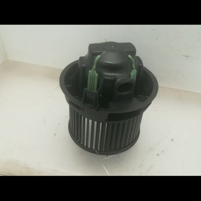 Ventilateur de chauffage occasion PEUGEOT 207 Phase 1 04-2006->06-2013 1.6 HDI 8v 92ch 6441V5 1