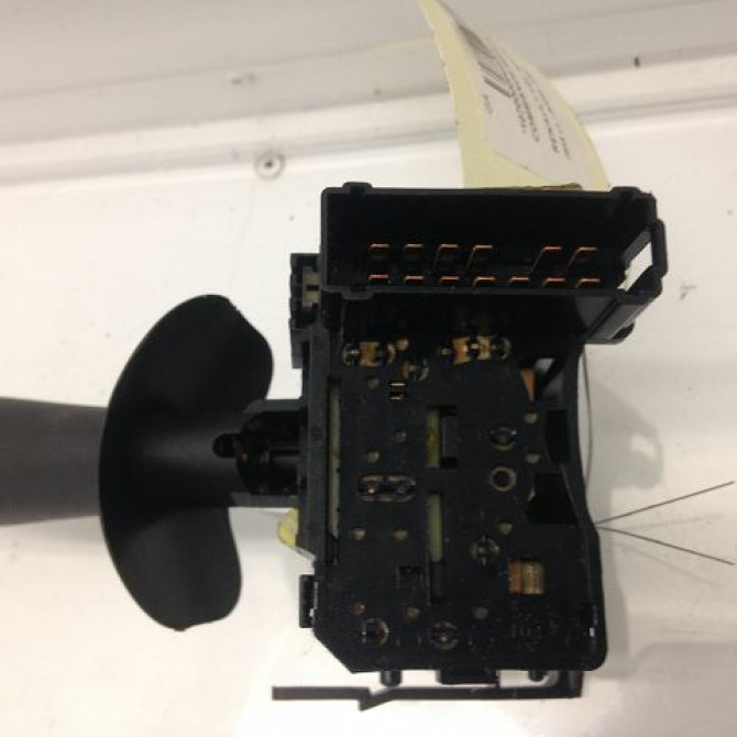 Commande essuie glace occasion RENAULT VELSATIS Phase 1 01-2002->04-2005 3.0 DCI V6 177ch 7701048915 3