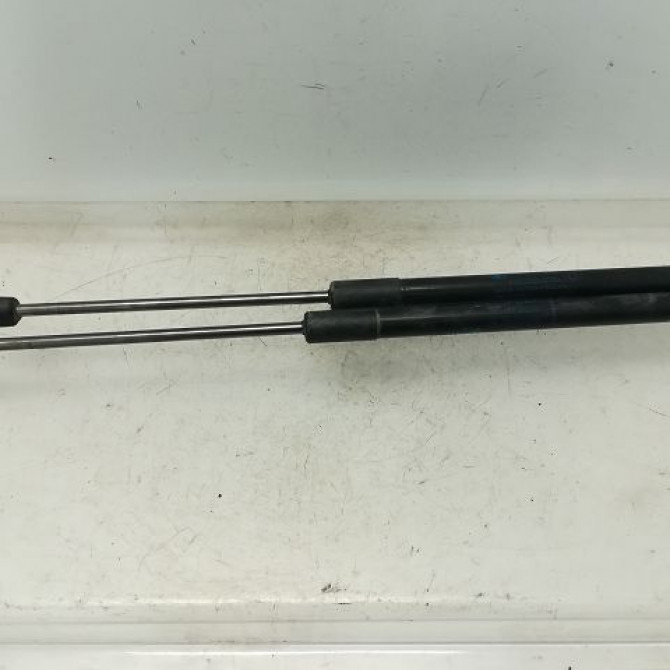 Verin droit hayon occasion RENAULT MEGANE III Phase 3 10-2013->... 1.6 DCI 130ch 844300009R 1