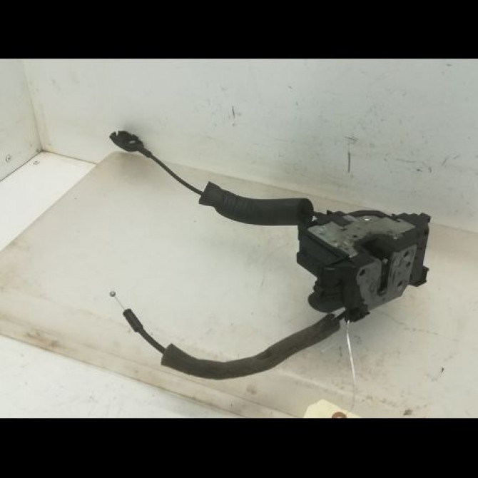 Serrure porte arg occasion RENAULT MEGANE III Phase 2 01-2012->06-2014 1.5 DCI 8v 110ch 825030574R 1