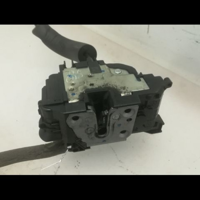 Serrure porte arg occasion RENAULT MEGANE III Phase 2 01-2012->06-2014 1.5 DCI 8v 110ch 825030574R 2