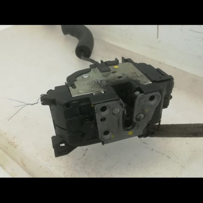 Serrure porte ard occasion RENAULT MEGANE III Phase 2 01-2012->06-2014 1.5 DCI 8v 110ch 825028873R 2