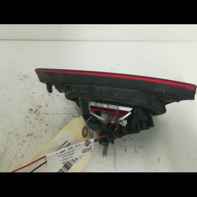 Feu arrière interieur gauche occasion RENAULT CLIO IV Phase 1 07-2012->... 1.5 DCI 90ch 2