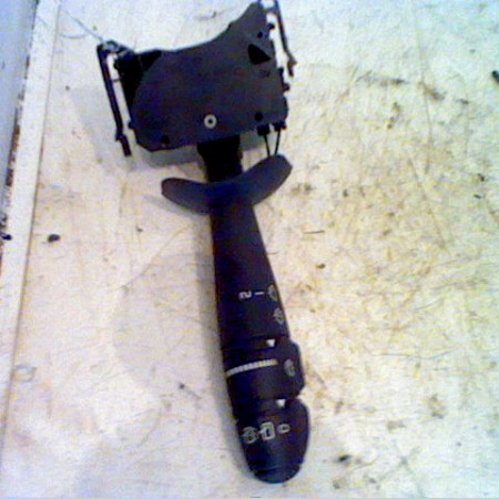 Commande essuie glace occasion RENAULT TWINGO II Phase 1 06-2007->11-2011 1.5 DCI 65ch 7701048915