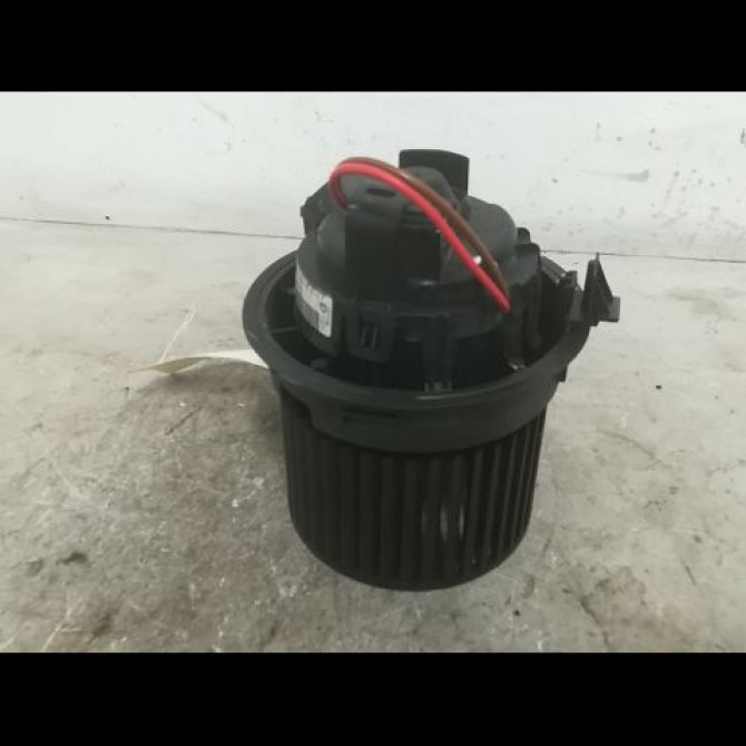 Ventilateur de chauffage occasion RENAULT CLIO IV Phase 1 07-2012->... 0.9 TCE 90ch 272101005R 1