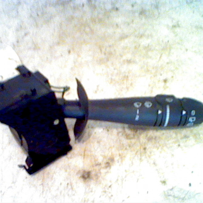 Commande essuie glace occasion RENAULT TWINGO II Phase 1 06-2007->11-2011 1.2i 16v 75ch 7701048915 1