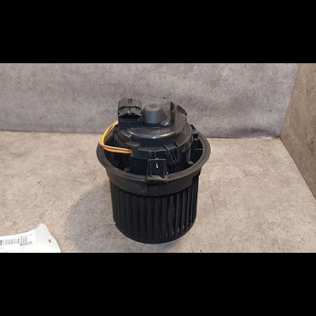 Ventilateur de chauffage occasion RENAULT CLIO IV Phase 2 08-2016->... 1.5 DCI 90ch 272101005R