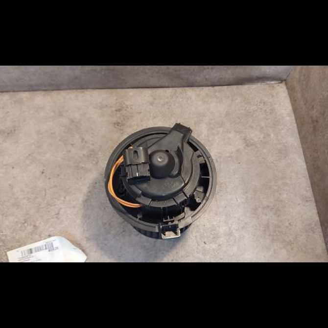 Ventilateur de chauffage occasion RENAULT CLIO IV Phase 2 08-2016->... 1.5 DCI 90ch 272101005R 2