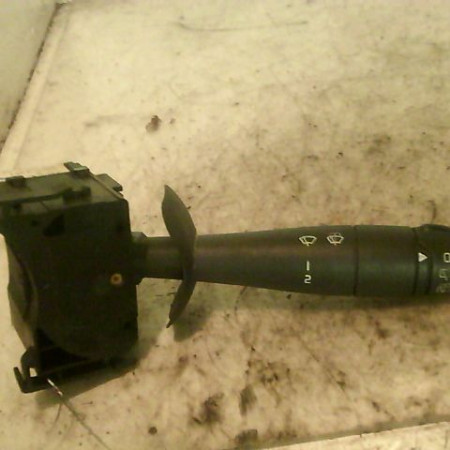 Commande essuie glace occasion RENAULT ESPACE IV Phase 1 09-2002->03-2006 2.2 DCI 7701048915