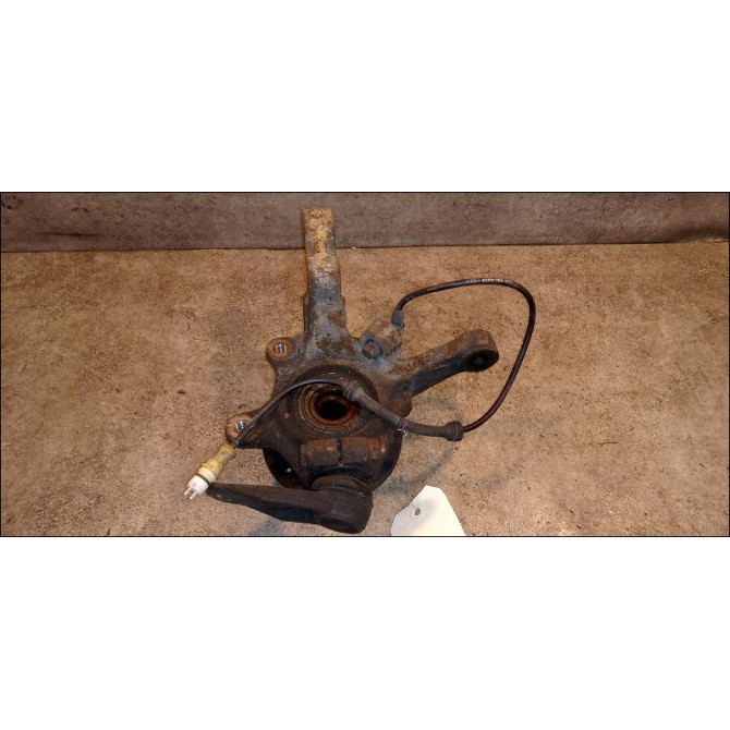 Moyeu avd occasion RENAULT CLIO II Phase 2 06-2001->07-2006 1.5 DCI 65ch 8200208332 1