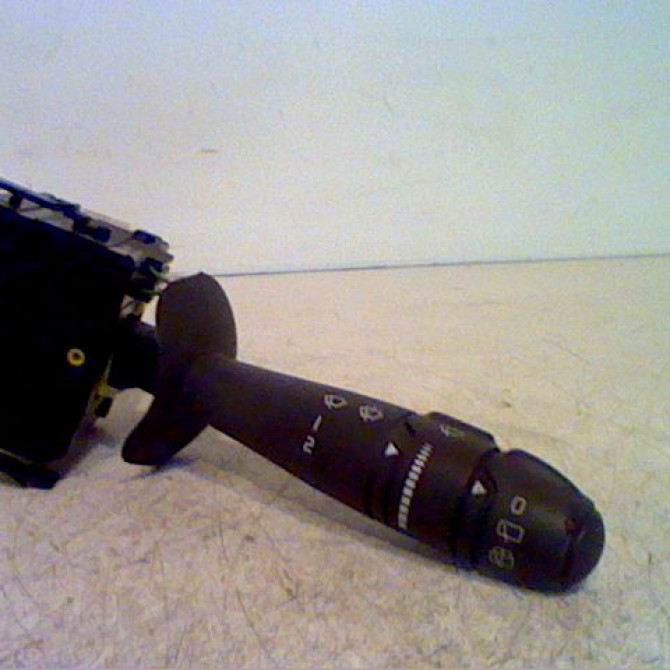 Commande essuie glace occasion RENAULT ESPACE IV Phase 1 09-2002->03-2006 2.2 DCI 7701048915 1