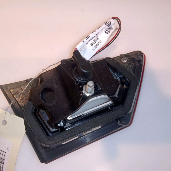 Feu arrière interieur gauche occasion RENAULT CLIO IV Phase 1 07-2012->... 1.5 DCI 90ch 2