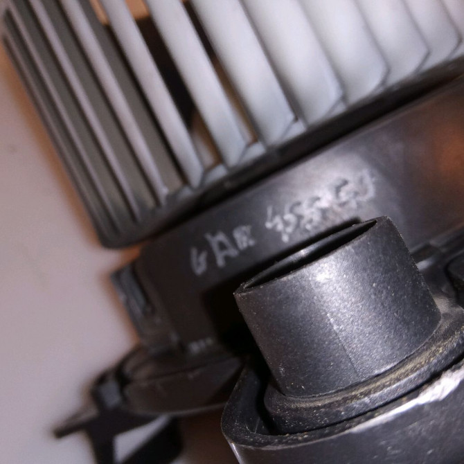 Ventilateur de chauffage occasion RENAULT CLIO IV Phase 1 07-2012->... 1.5 DCI 90ch 272101005R 3