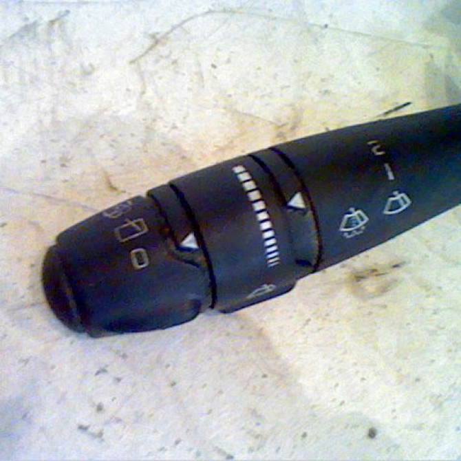 Commande essuie glace occasion RENAULT LAGUNA II Phase 1 11-2000->03-2005 7701048915 2