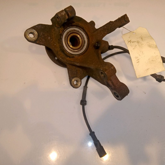 Moyeu avg occasion RENAULT MEGANE I Phase 2 03-1999->06-2003 1.6 16v 8200208332 2