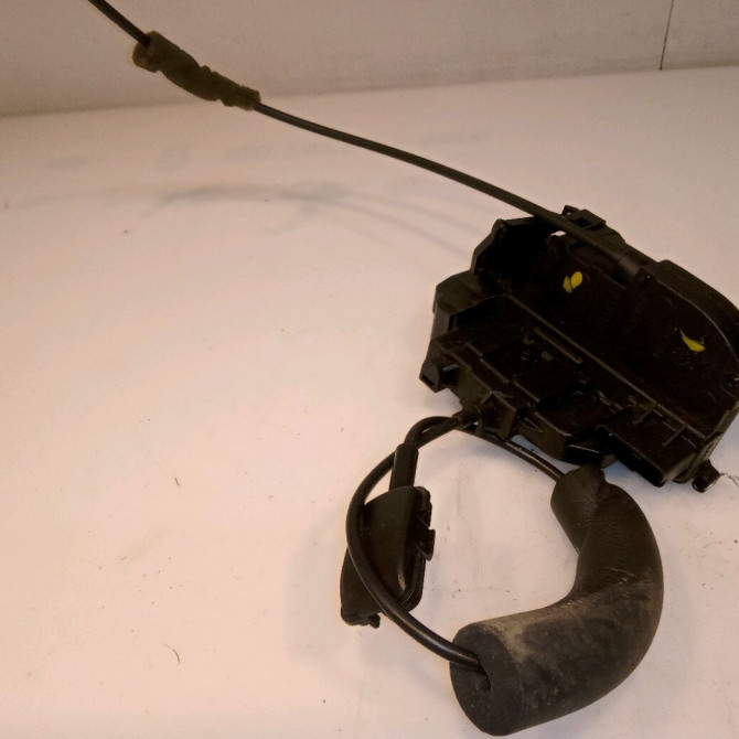 Serrure porte arg occasion RENAULT MEGANE III Phase 1 11-2008->01-2012 1.5 DCI 110ch 825030574R 2