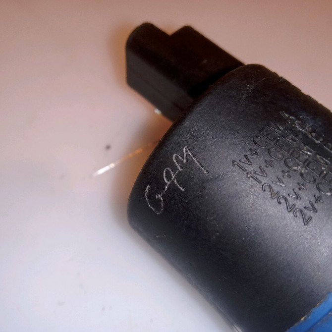 Pompe lave-glace avant occasion RENAULT CLIO IV Phase 1 07-2012->... 1.5 DCI 90ch 8200316568 4