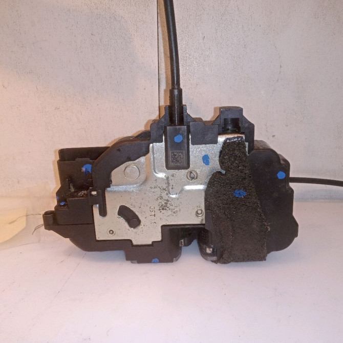 Serrure porte ard occasion RENAULT MEGANE III Phase 1 04-1995->04-1999 1.9 DCI 130ch 825028873R 3