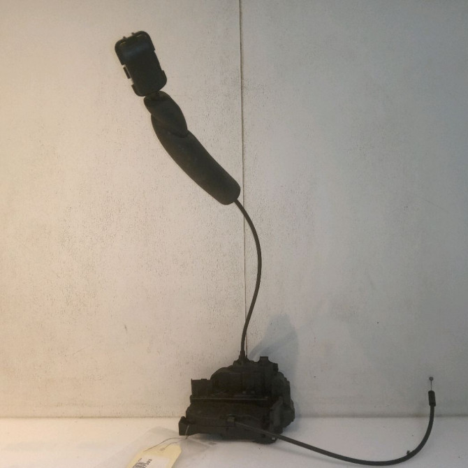 Serrure porte arg occasion RENAULT MEGANE III Phase 1 04-1995->04-1999 1.9 DCI 130ch 825030574R 1