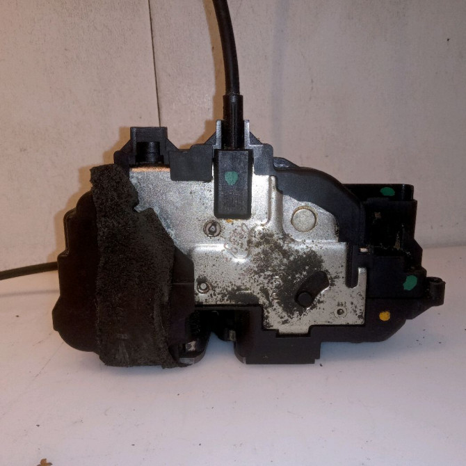 Serrure porte arg occasion RENAULT MEGANE III Phase 1 04-1995->04-1999 1.9 DCI 130ch 825030574R 3