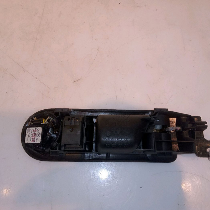 Poignee int porte arg occasion VOLKSWAGEN PASSAT IV Phase 2 10-2000->03-2005 1.9 TDI 130ch 3B0839113BF2AQ 2