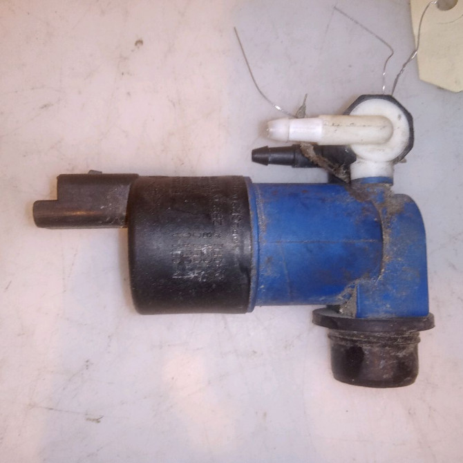 Pompe lave-glace avant occasion RENAULT CLIO IV Phase 1 07-2012->... 0.9 TCE 90ch 8200316568 3