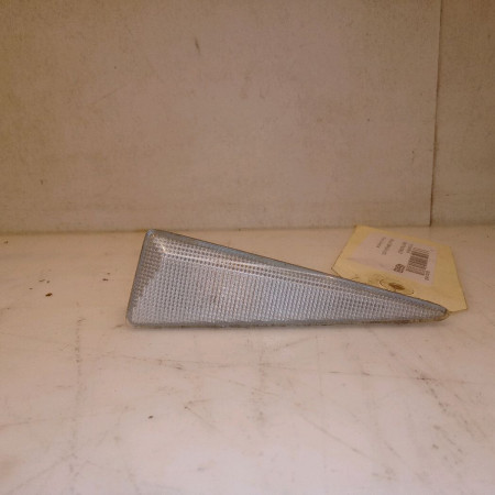 Répétiteur aile droite occasion RENAULT ESPACE IV Phase 2 03-2006->07-2012 2.0 DCI 175ch 8200633417