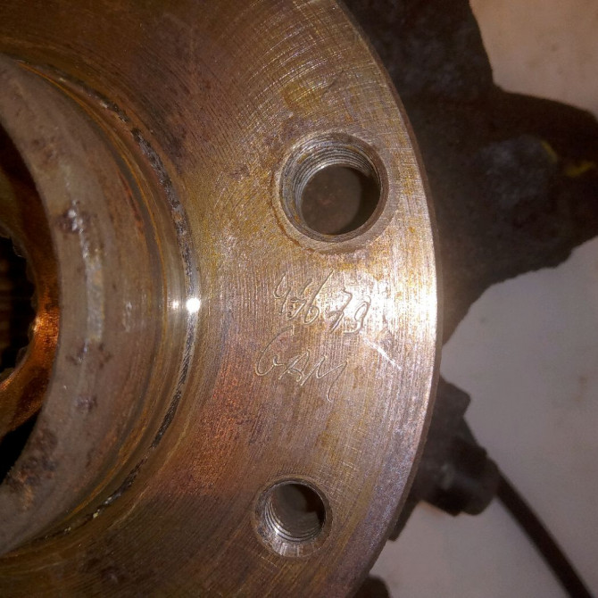 Moyeu avg occasion RENAULT MEGANE I Phase 2 03-1999->06-2003 1.6 16v 8200208332 4