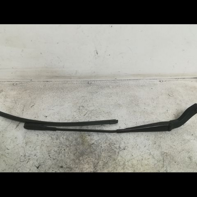 Bras essuie-glace avant droit occasion MERCEDES CLASSE B I Phase 1 06-2005->04-2008 B200CDI 140ch 1698200144 1