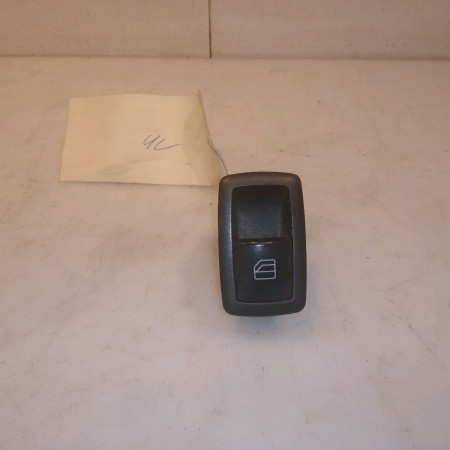 Commande lève-glace porte avant droite occasion MERCEDES CLASSE A II Phase 1 12-2004->04-2008 A 180 CDI