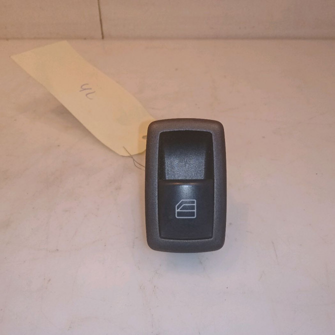 Commande leve-glace porte arrière droite occasion MERCEDES CLASSE A II Phase 1 12-2004->04-2008 A 180 CDI 25182005109174 1