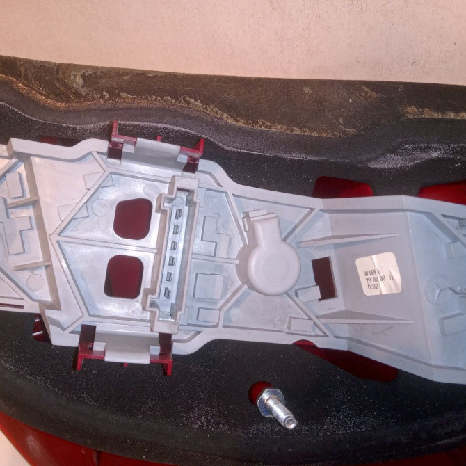 Feu arrière gauche occasion MERCEDES CLASSE A II Phase 1 12-2004->04-2008 A 180 CDI 169820276428 3