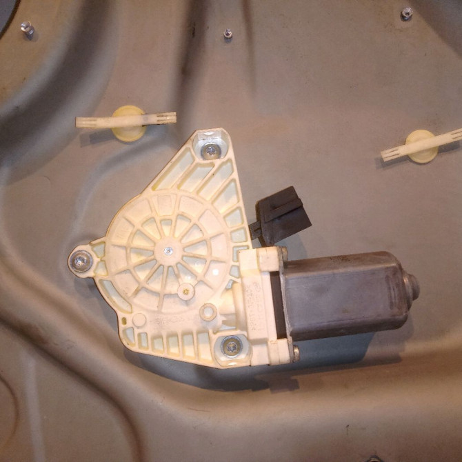 Mecanisme+moteur leve-glace arg occasion MERCEDES CLASSE A II Phase 1 12-2004->04-2008 A 180 CDI 1697303379 3