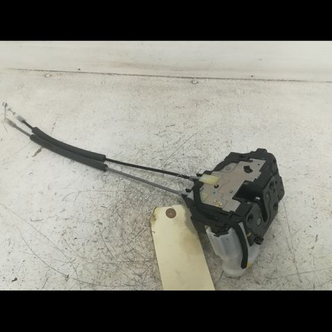 Serrure porte avg occasion HYUNDAI I 20 I Phase 1 04-2009->06-2012 1.2i 78ch 813101J020 1