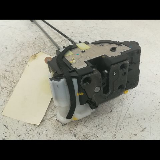 Serrure porte avg occasion HYUNDAI I 20 I Phase 1 04-2009->06-2012 1.2i 78ch 813101J020 2