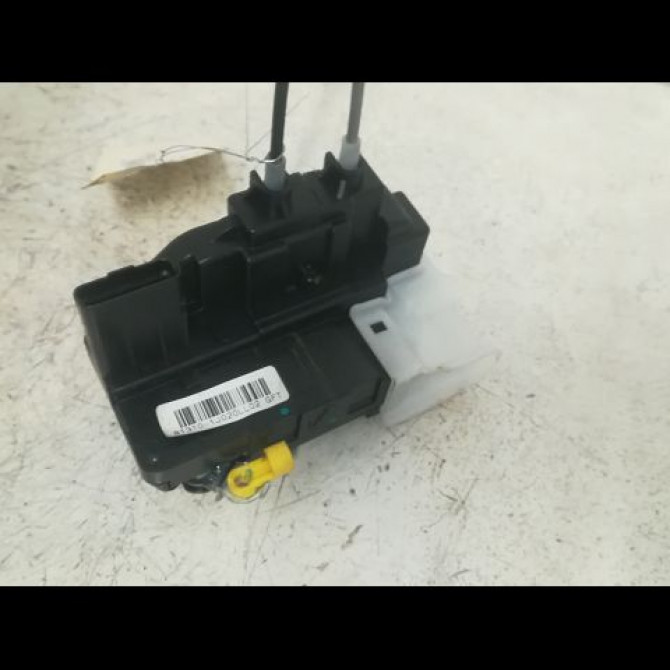 Serrure porte avg occasion HYUNDAI I 20 I Phase 1 04-2009->06-2012 1.2i 78ch 813101J020 3