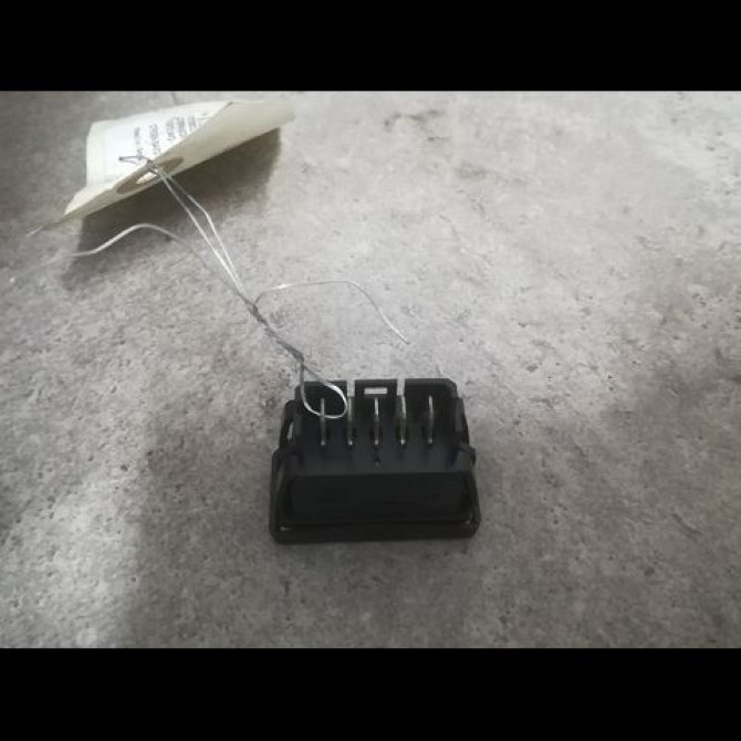 Commande lève-glace porte avant droite occasion CITROEN SAXO Phase 2 09-1999->12-2004 1.4i 6552R4 2