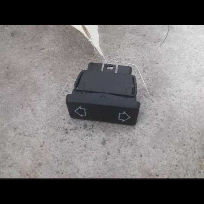 Commande lève-glace porte avant droite occasion PEUGEOT 106 Phase 2 04-1996->09-2003 1.1i 60ch 6552R4 1