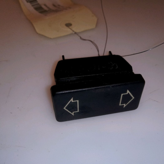 Commande lève-glace porte avant droite occasion PEUGEOT 106 Phase 2 04-1996->09-2003 1.1i 60ch 6552R4 1