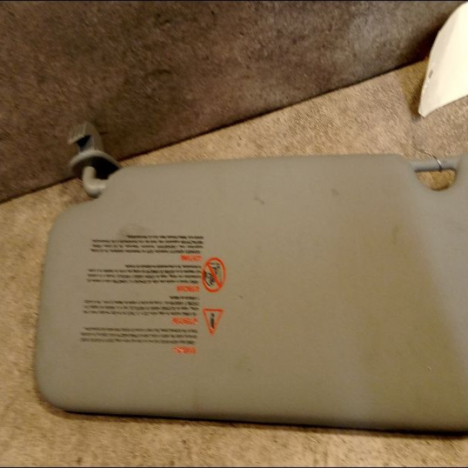 Pare-soleil droit occasion RENAULT CLIO CAMPUS II Phase 1 07-2006->07-2009 1.2i 8200240038 2