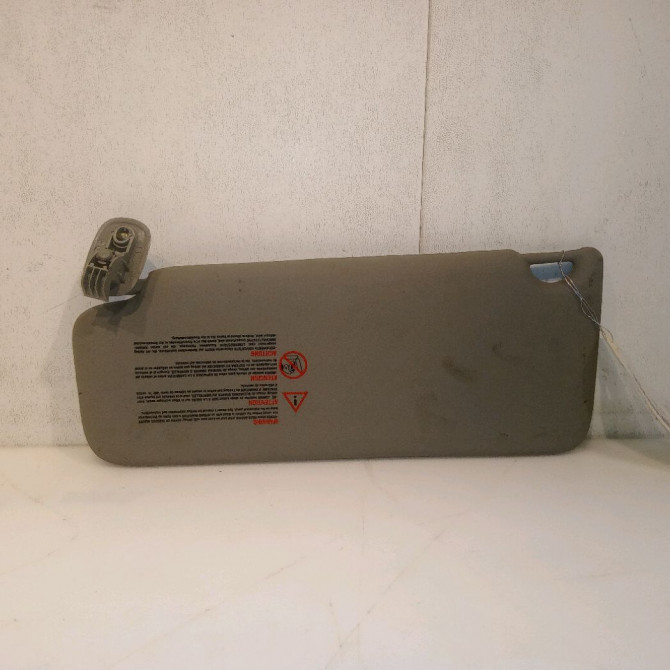 Pare-soleil droit occasion RENAULT CLIO CAMPUS II Phase 1 07-2006->07-2009 1.2i 2