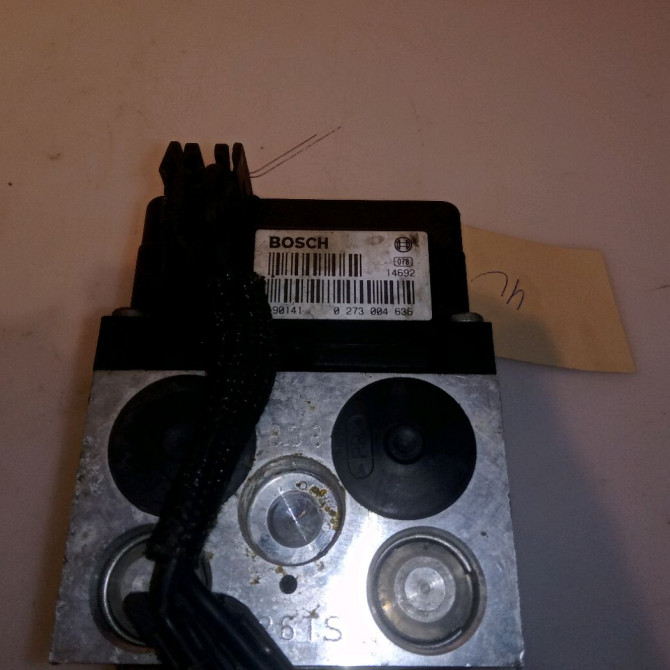 Unité hydraulique ABS occasion TOYOTA YARIS I Phase 1 04-1999->03-2003 440500D012 3