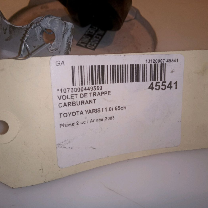 Volet de trappe carburant occasion TOYOTA YARIS I Phase 2 03-2003->12-2005 1.0i 65ch 7735052010 4