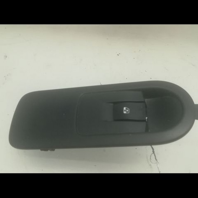 Commande lève-glace porte avant droite occasion RENAULT SCENIC II Phase 2 09-2006->04-2009 1.6i 16v 8200220511 1