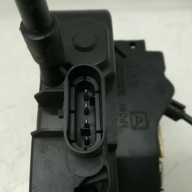 Serrure porte ard occasion RENAULT ESPACE IV Phase 1 09-2002->03-2006 2.2 DCI 8200017964 4