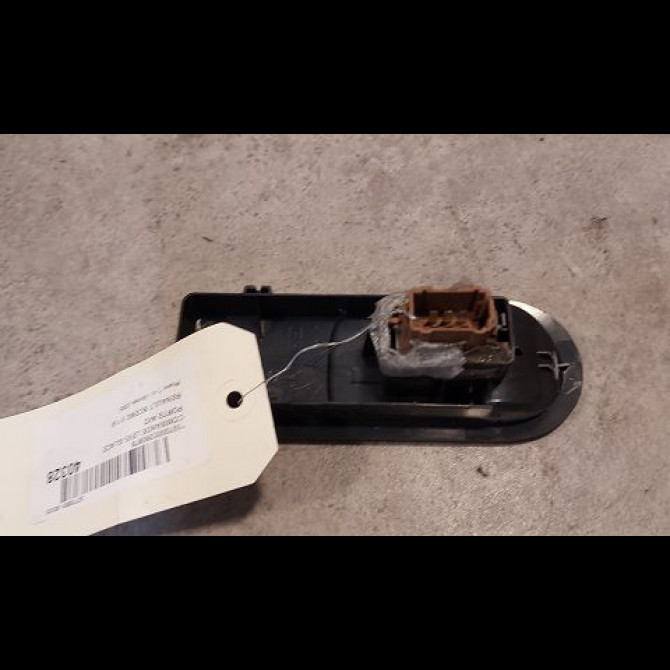 Commande lève-glace porte avant droite occasion RENAULT SCENIC II Phase 1 03-2004->09-2006 1.6i 110ch 8200220511 2